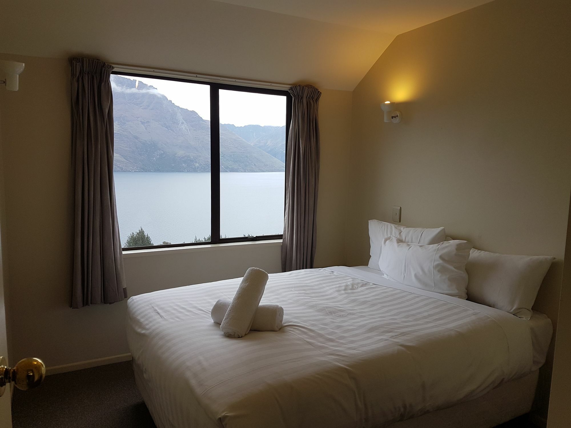 Queenstown Lakeview Holiday Home-5Mins To Town Exterior photo